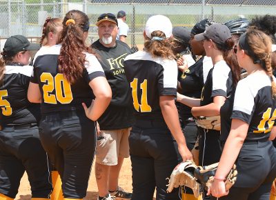 FTCC Softball team huddles